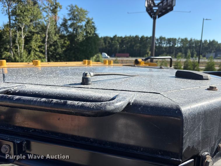 image for item DY0956 2020 Caterpillar D8T dozer