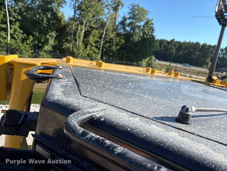 image for item DY0956 2020 Caterpillar D8T dozer