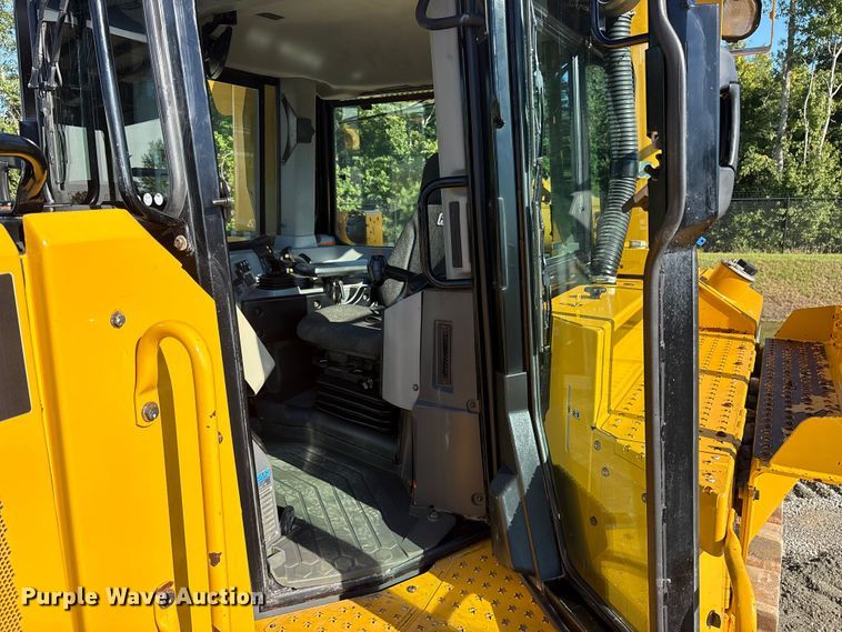 image for item DY0956 2020 Caterpillar D8T dozer