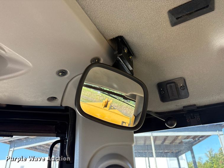 image for item DY0956 2020 Caterpillar D8T dozer