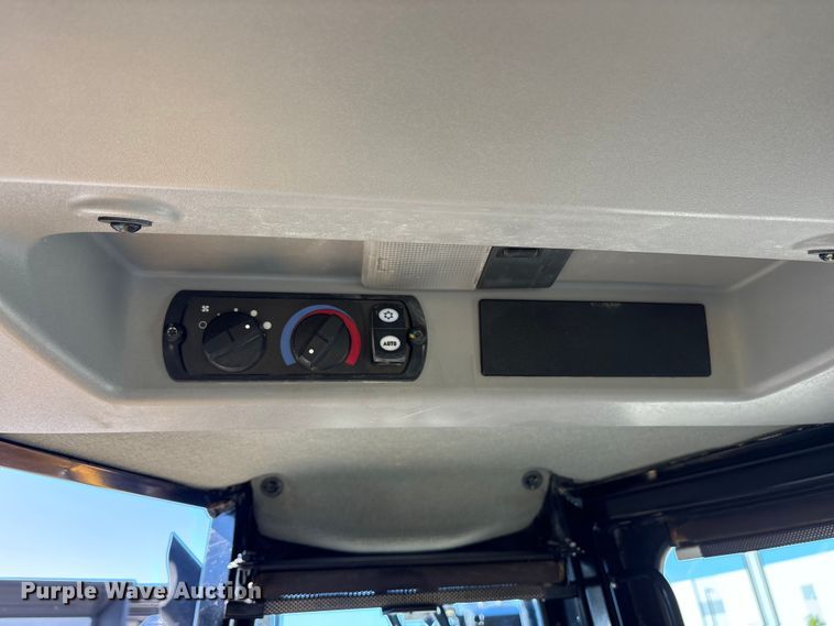 image for item DY0956 2020 Caterpillar D8T dozer