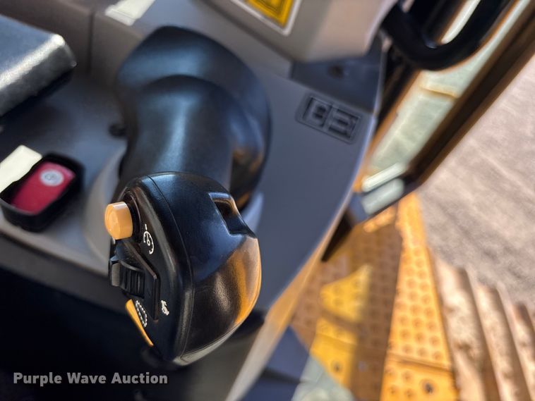 image for item DY0956 2020 Caterpillar D8T dozer