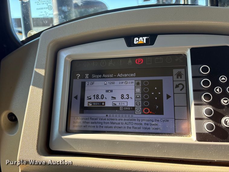 image for item DY0956 2020 Caterpillar D8T dozer