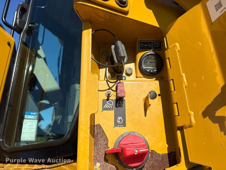 image for item DY0956 2020 Caterpillar D8T dozer