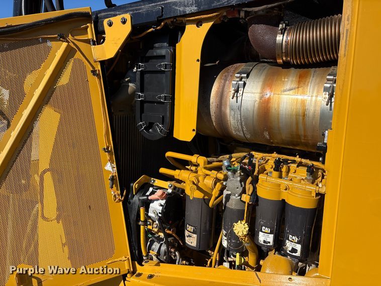 image for item DY0956 2020 Caterpillar D8T dozer