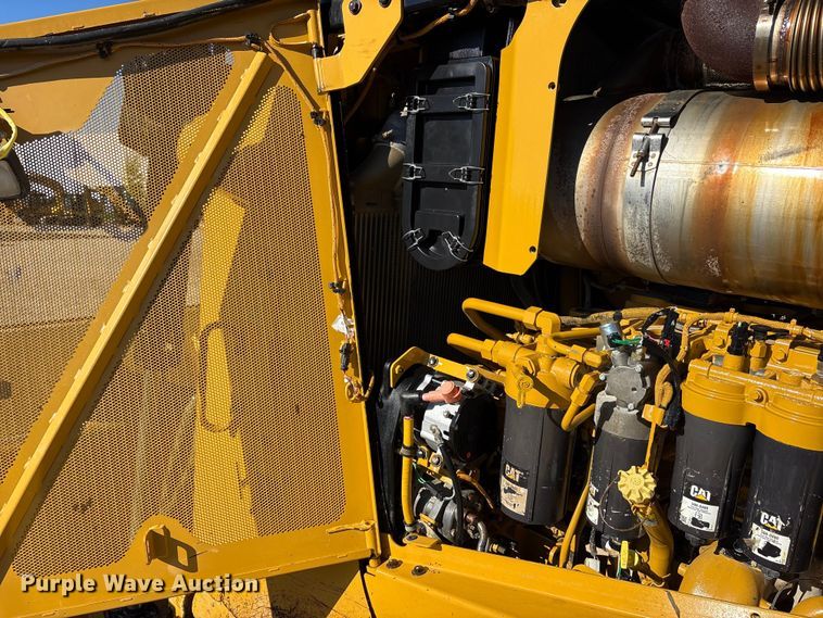 image for item DY0956 2020 Caterpillar D8T dozer