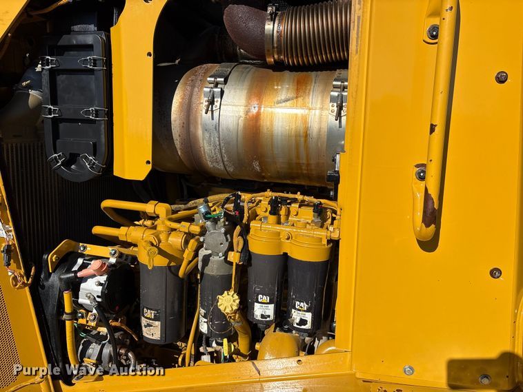 image for item DY0956 2020 Caterpillar D8T dozer