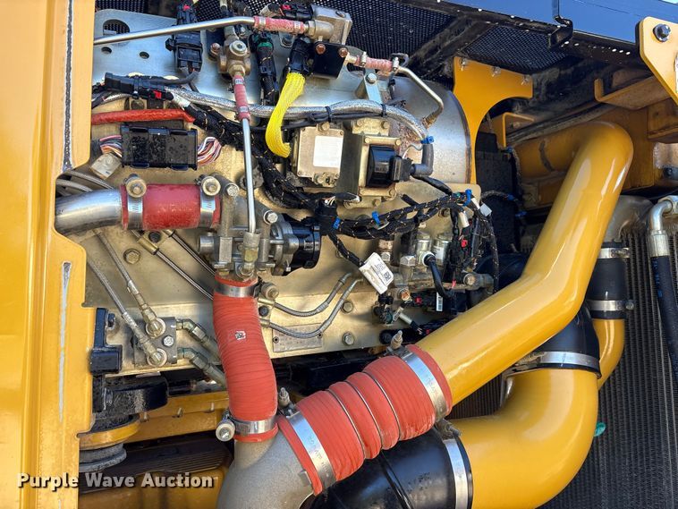 image for item DY0956 2020 Caterpillar D8T dozer