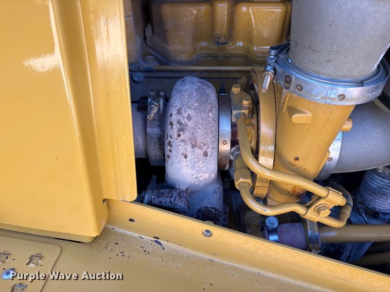 image for item DY0956 2020 Caterpillar D8T dozer