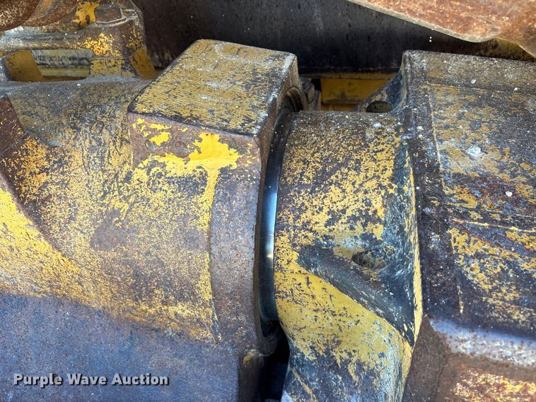 image for item DY0956 2020 Caterpillar D8T dozer