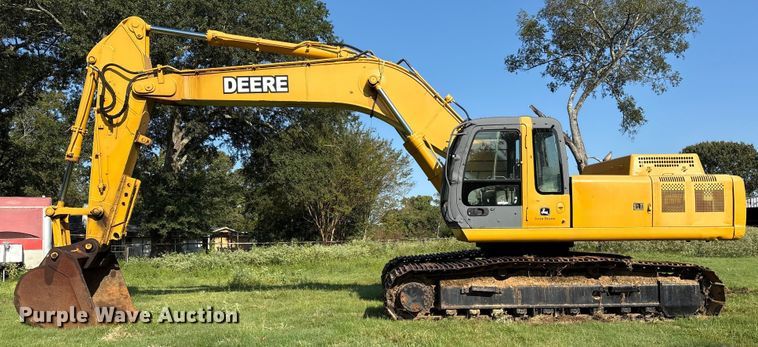 image for item DY0958 2005 John Deere 330C LC excavator