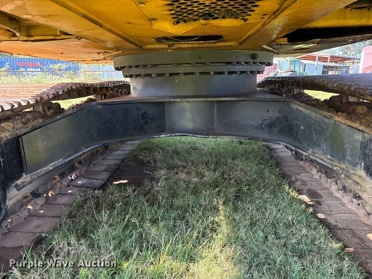 image for item DY0958 2005 John Deere 330C LC excavator