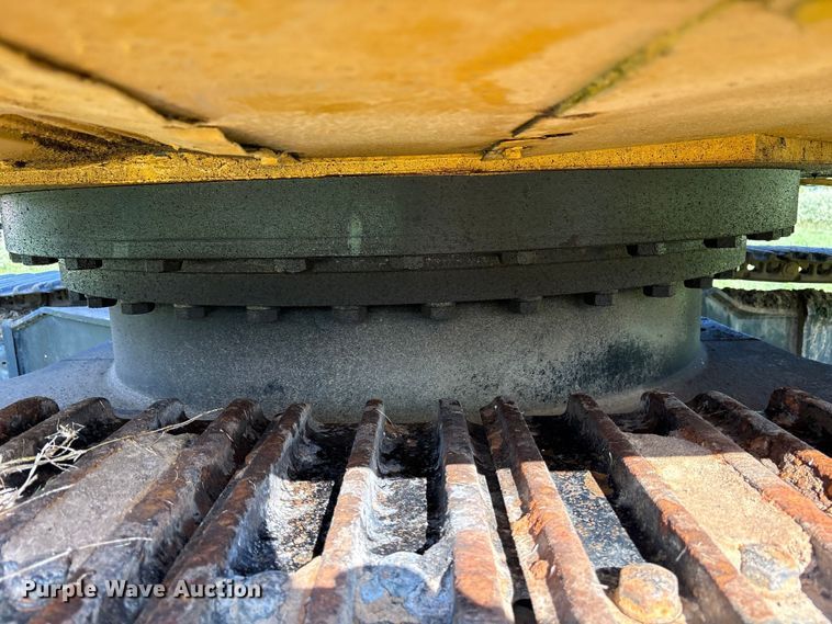 image for item DY0958 2005 John Deere 330C LC excavator