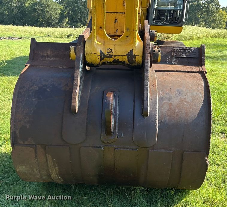 image for item DY0958 2005 John Deere 330C LC excavator