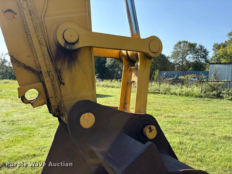 image for item DY0958 2005 John Deere 330C LC excavator