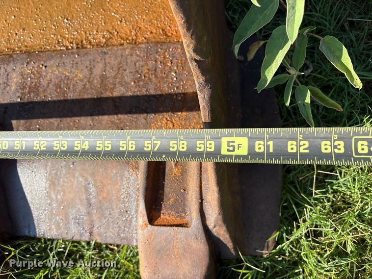 image for item DY0958 2005 John Deere 330C LC excavator