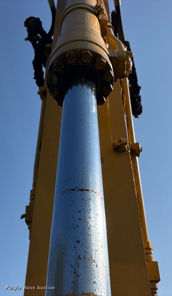 image for item DY0958 2005 John Deere 330C LC excavator