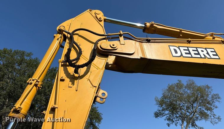 image for item DY0958 2005 John Deere 330C LC excavator