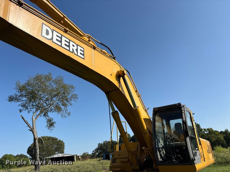 image for item DY0958 2005 John Deere 330C LC excavator