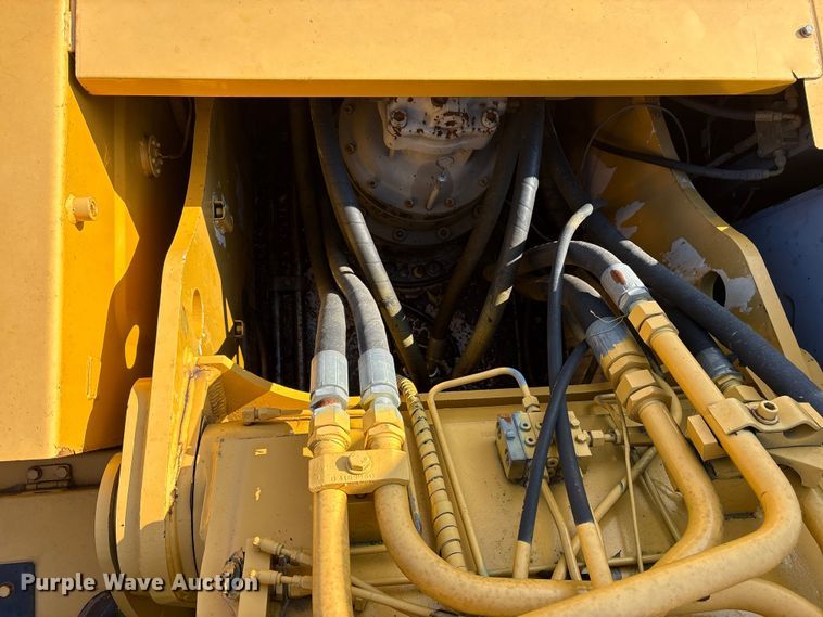 image for item DY0958 2005 John Deere 330C LC excavator