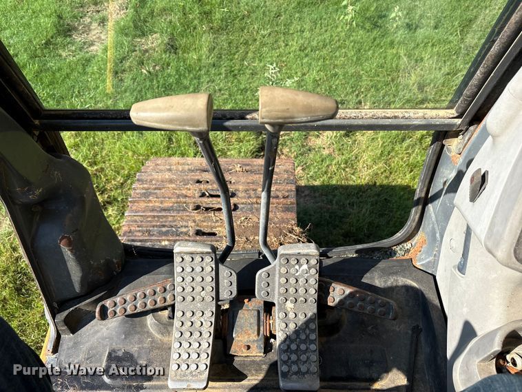 image for item DY0958 2005 John Deere 330C LC excavator