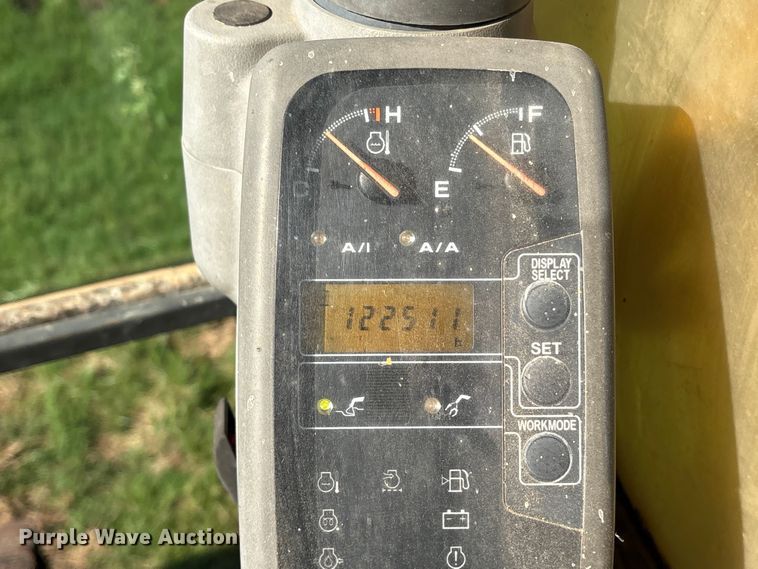 image for item DY0958 2005 John Deere 330C LC excavator