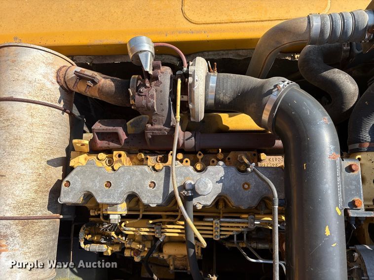 image for item DY0958 2005 John Deere 330C LC excavator