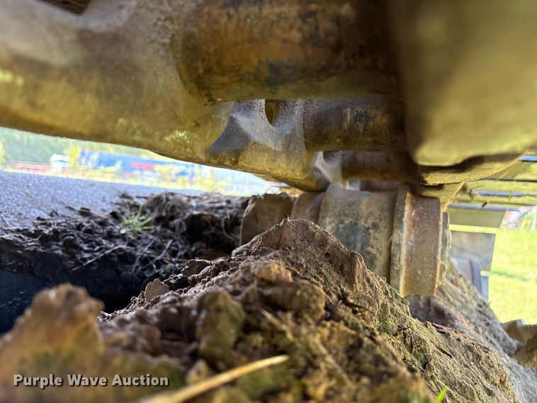 image for item DY0958 2005 John Deere 330C LC excavator