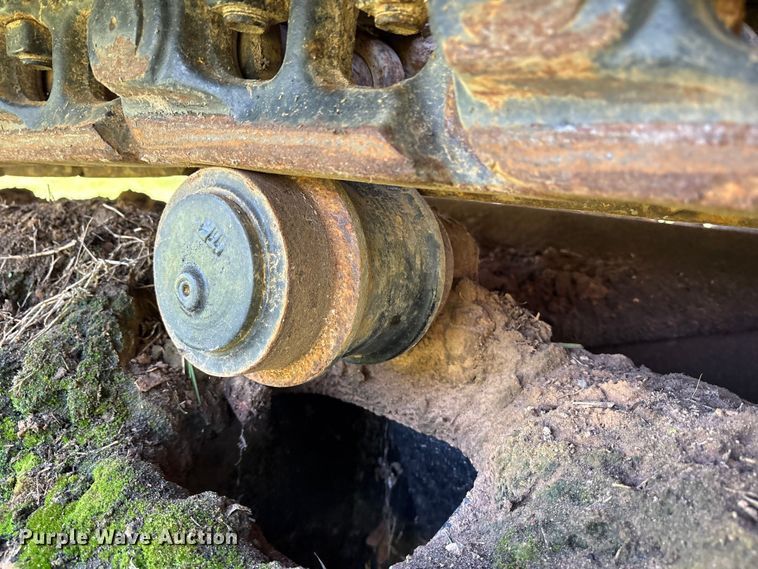 image for item DY0958 2005 John Deere 330C LC excavator