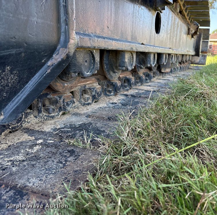 image for item DY0958 2005 John Deere 330C LC excavator