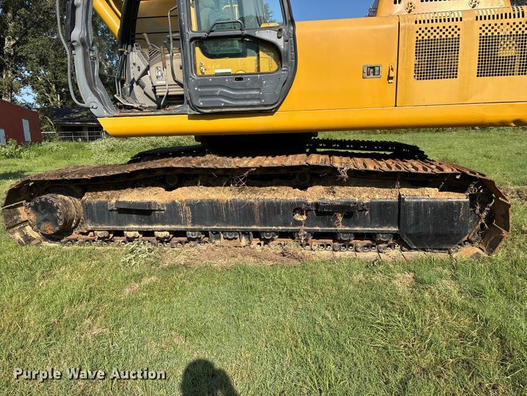 image for item DY0958 2005 John Deere 330C LC excavator