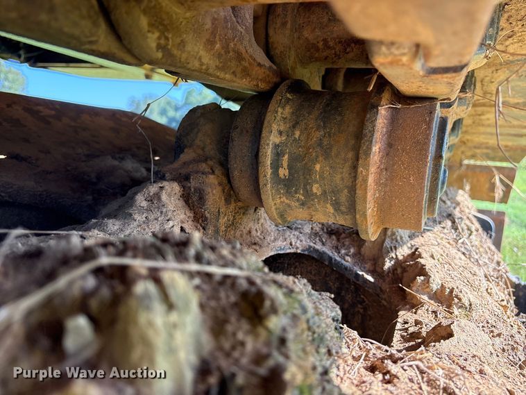 image for item DY0958 2005 John Deere 330C LC excavator