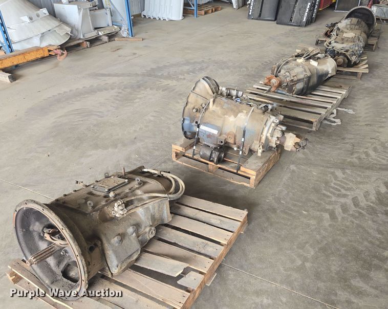 image for item DY1122 (5) Eaton Fuller transmissions