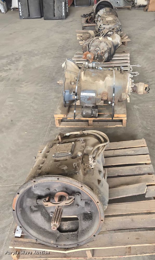 image for item DY1122 (5) Eaton Fuller transmissions