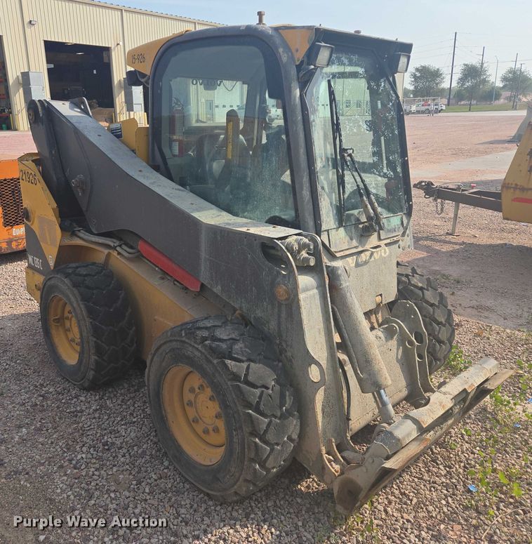 image for item DY1128 2016 Volvo MC135C skid steer loader