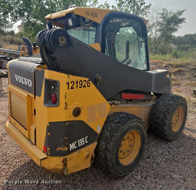 image for item DY1128 2016 Volvo MC135C skid steer loader