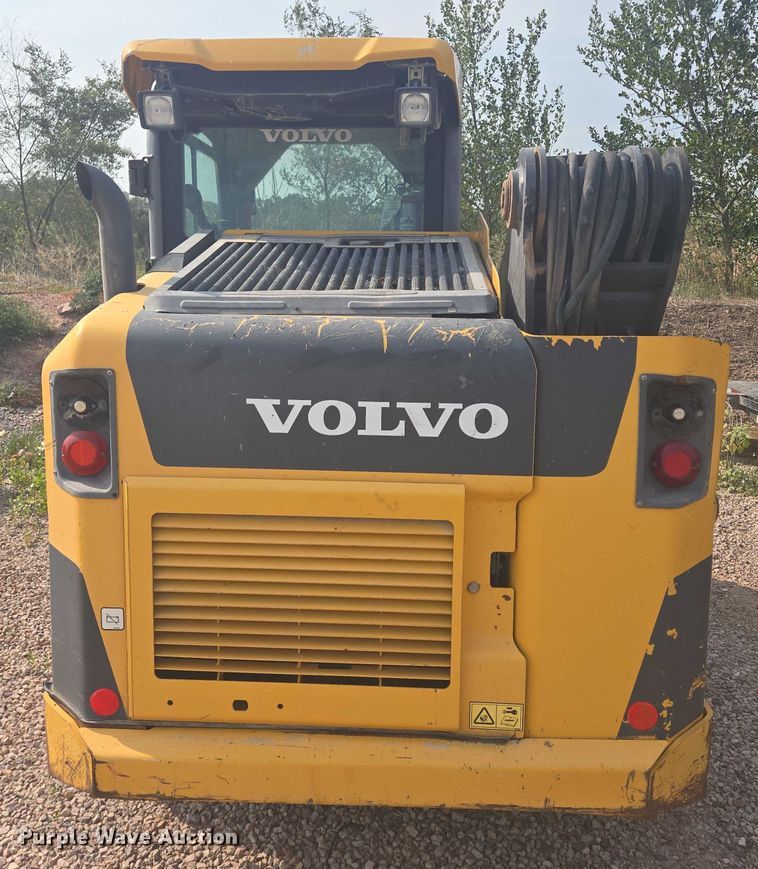 image for item DY1128 2016 Volvo MC135C skid steer loader