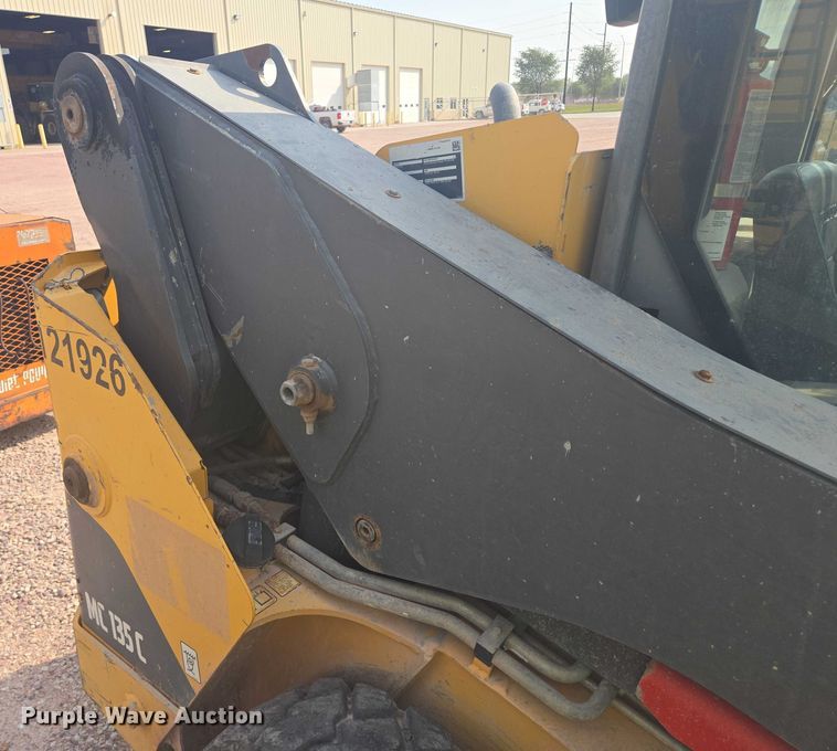 image for item DY1128 2016 Volvo MC135C skid steer loader