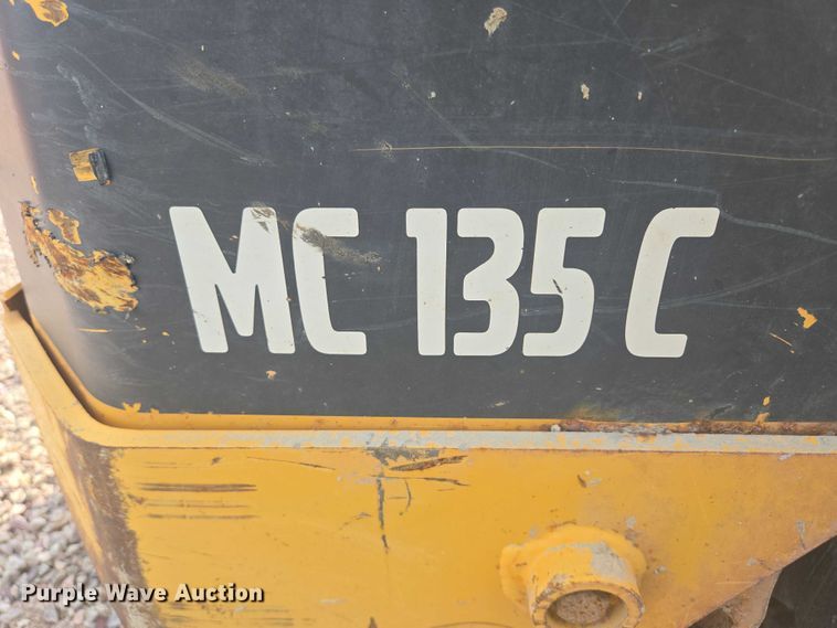 image for item DY1128 2016 Volvo MC135C skid steer loader