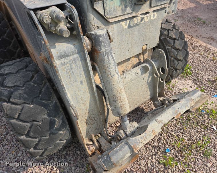 image for item DY1128 2016 Volvo MC135C skid steer loader