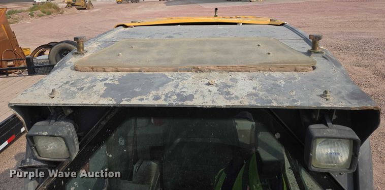 image for item DY1128 2016 Volvo MC135C skid steer loader