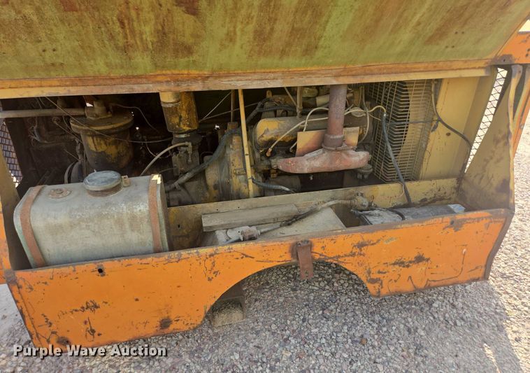 image for item DY1129 Joy Manufacturing G01250P air compressor