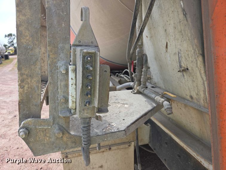 image for item DY1131 1999 Kenworth W900 ready mix truck