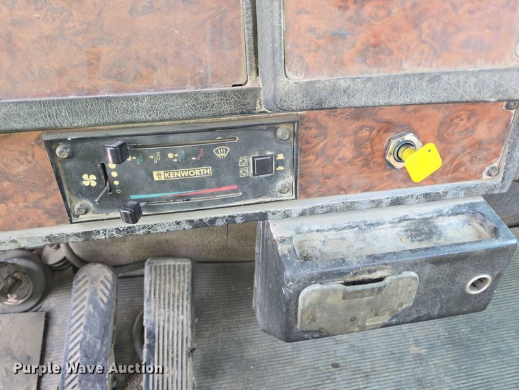 image for item DY1131 1999 Kenworth W900 ready mix truck