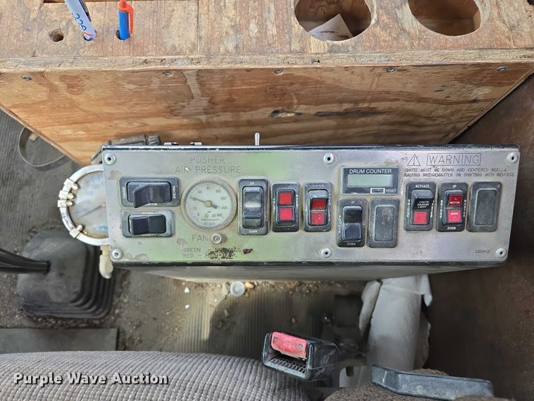 image for item DY1131 1999 Kenworth W900 ready mix truck