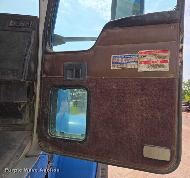 image for item DY1131 1999 Kenworth W900 ready mix truck