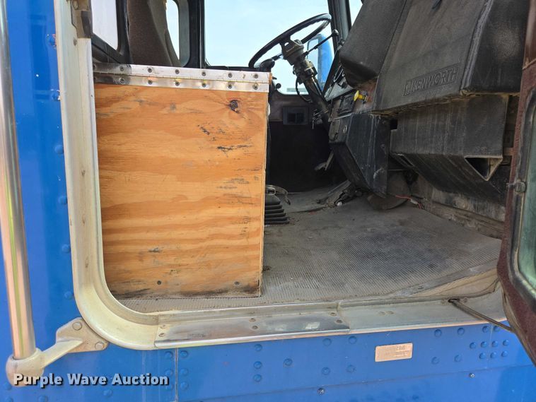 image for item DY1131 1999 Kenworth W900 ready mix truck