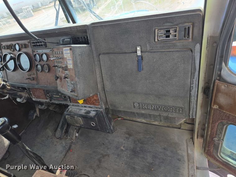 image for item DY1131 1999 Kenworth W900 ready mix truck