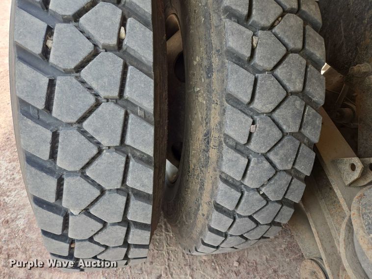 image for item DY1131 1999 Kenworth W900 ready mix truck