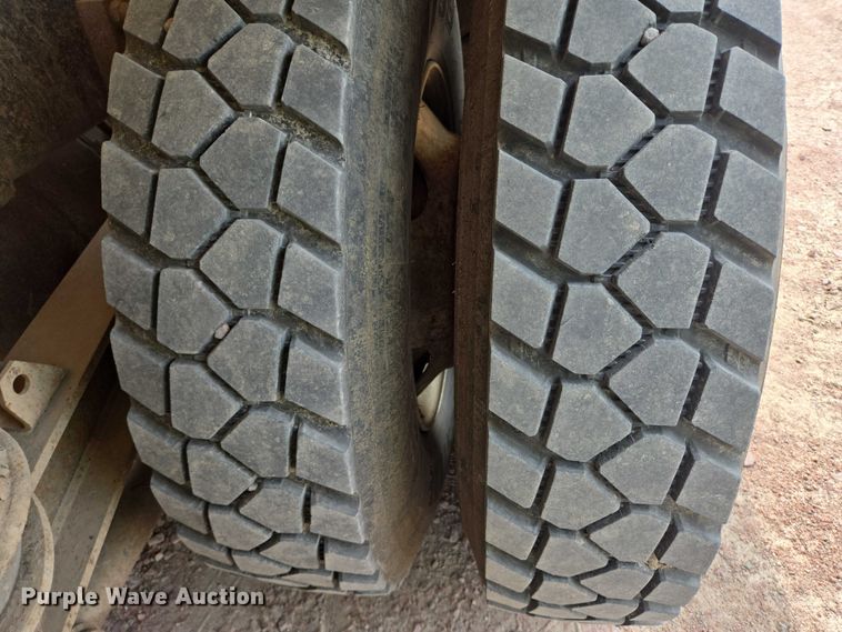 image for item DY1131 1999 Kenworth W900 ready mix truck